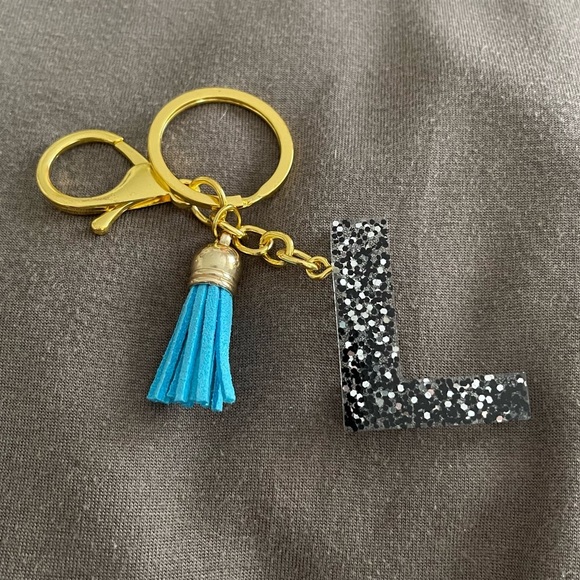 Handmade Letter "L" Keychain - Picture 1 of 6